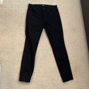 Gap True Skinny Black Size 28
